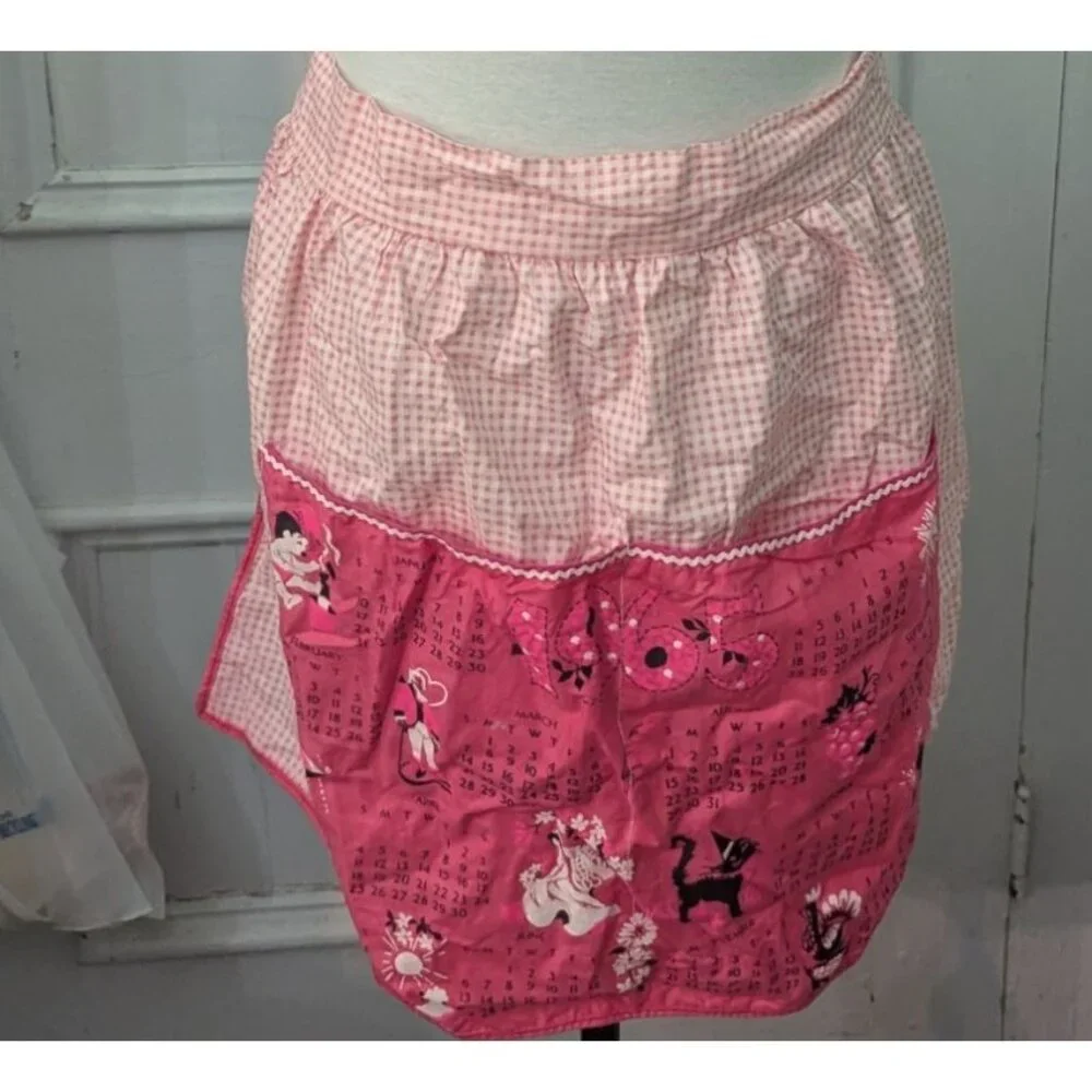 1965 Pink Retro Calendar Apron Gingham Check Design With Pockets Vintage Kitchen